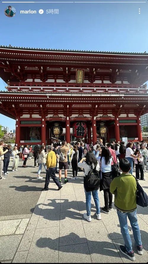 マーロン・ハンフリー at 東京 浅草浅草寺 宝蔵門