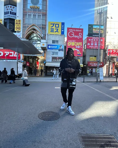 ザック・ハリソン at 中野駅北口