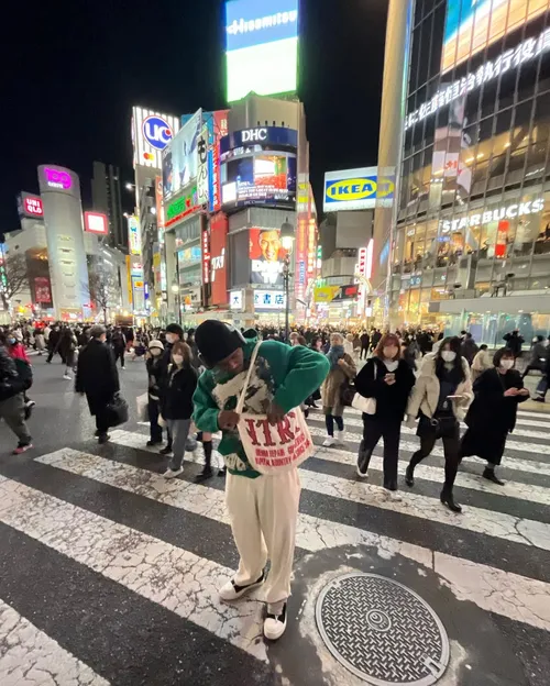 ジェイリン・ホーキンス at 渋谷スクランブル交差点