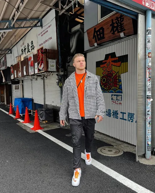エイダン・ハッチンソン at 東京 築地場外市場 田所商店