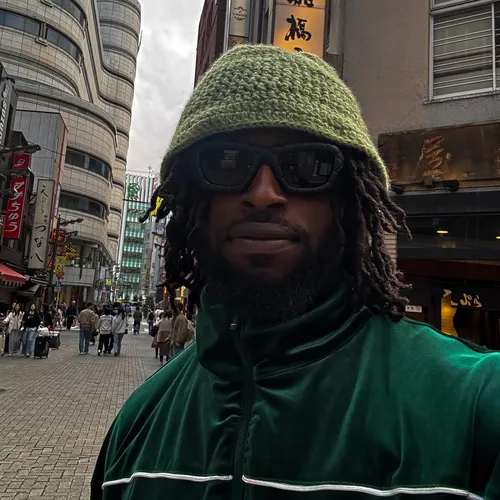 チゴズィエン・オコンクォ at 東京新宿3丁目1
