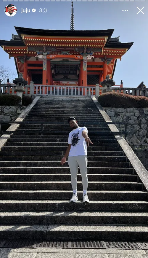 ジュジュ・スミスシュスター at 京都 清水寺 西門